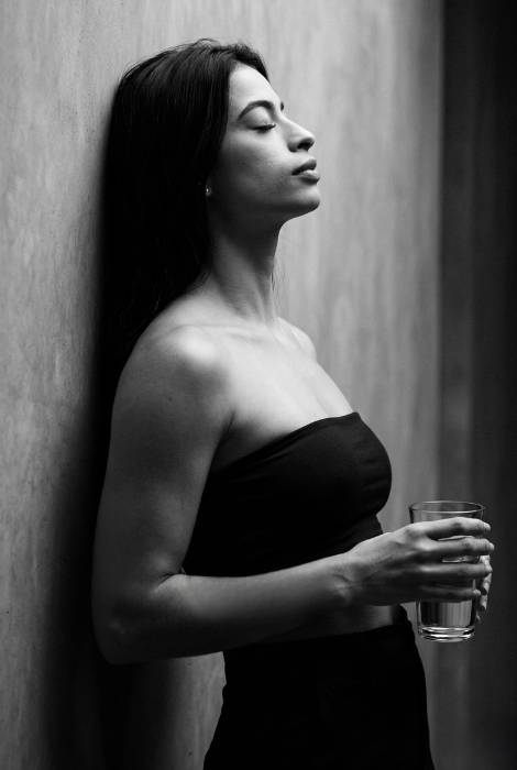 Rosi Alves em retrato editorial
